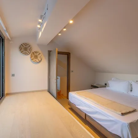 Azure Sofia - Maisonette